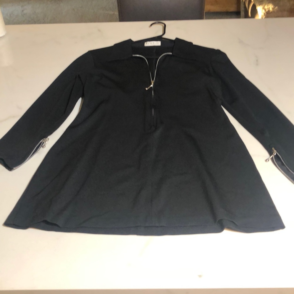 Bebe - Black long sleeve dress - Mini length!